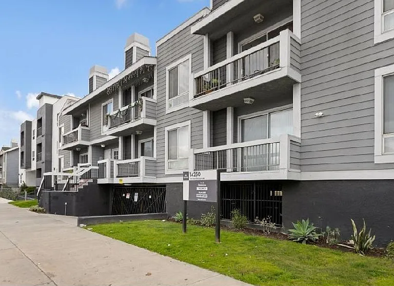 Victory Apartments — Photo 2