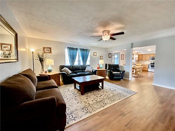 2nd image of 10525 Mallard Glen Ct
