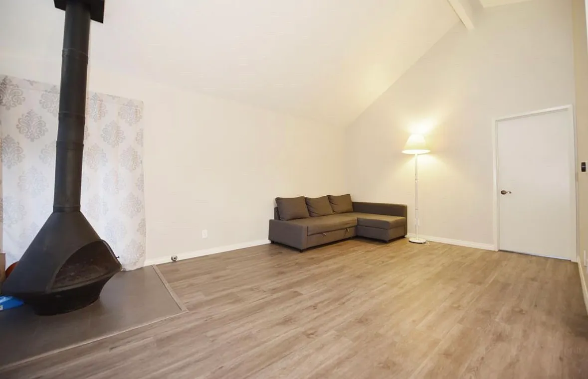 1 bed, 860 sqft, $2,700 — Photo 3
