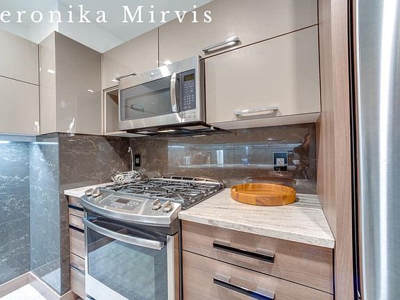 5th image of 50 Oceana Dr #7