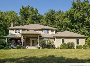 19 Orchard Ln, Middlefield, CT 06455