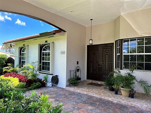 3rd image of 10040 NW 28th Ter