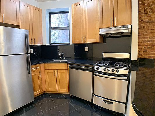 1st image of 149 E 81st St APT 5e