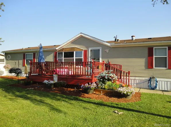 241 Emerald Cir, Dundee, MI 48131