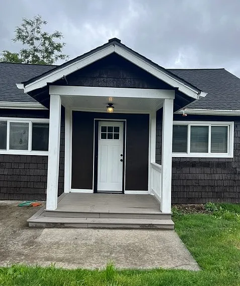 1115 Curtis St — Photo 1
