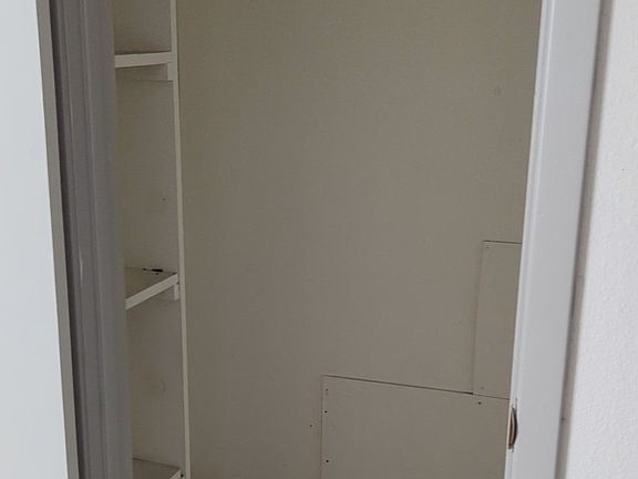 3rd image of 1311 1/2 21st St APT 4
