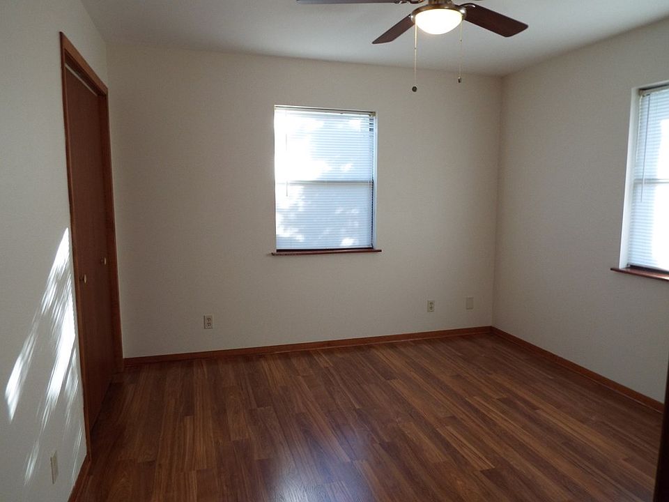 1st image of 216 Green Meadows Ln