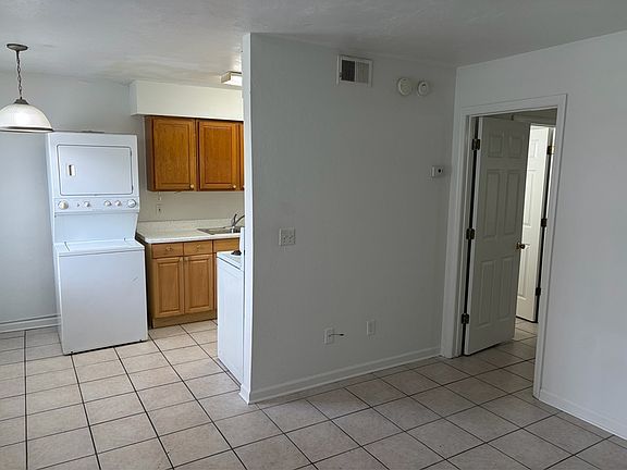 2nd image of 207 Lovelace Dr APT 5