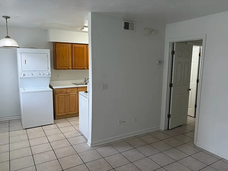 207 Lovelace Dr #5 — Photo 2