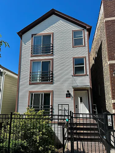 1542 W Chestnut St #1F Photo 1