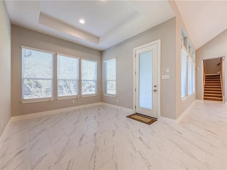 705 Campino Dr — Photo 5