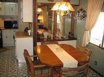 Dining room to kitchen