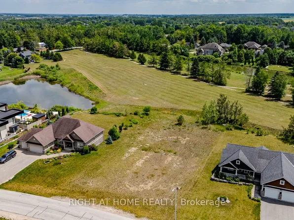 8 Deanna Dr, Wasaga Beach, ON L9Z 1J5
