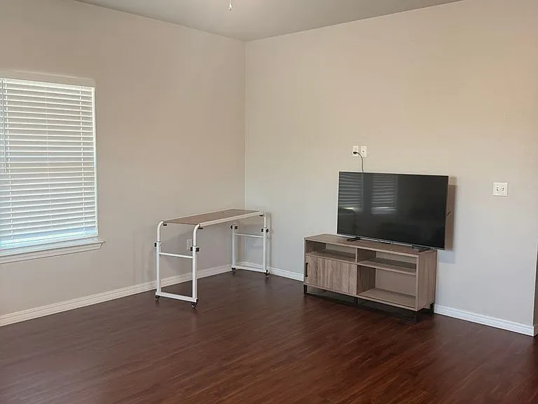 1002 Westgate Ave — Photo 9