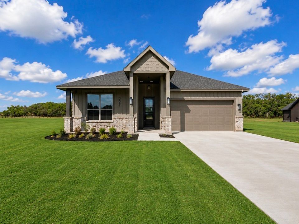 1st image of 221 Jimmy Ln