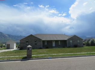 3138 N Pelican Dr, Farr West, UT 84404