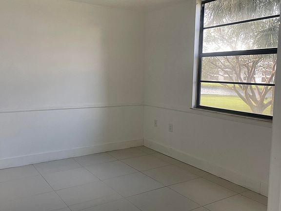 3rd image of 1703 Whitehall Dr APT 203
