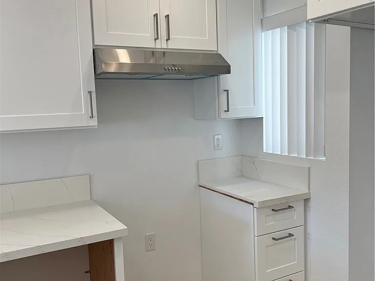 396 W Dryden St #201 — Photo 7