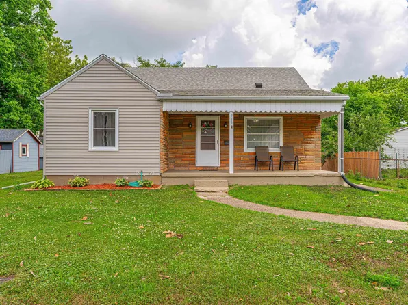 712 8th St, Lincoln, IL 62656