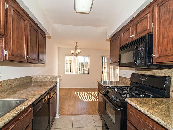 5th image of 1505 Barry Ave #217