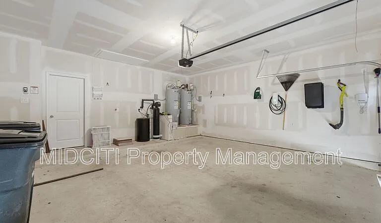 1858 Lauter Ln — Photo 38