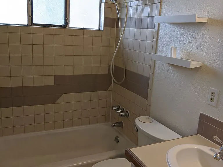 112 Judson St — Photo 3