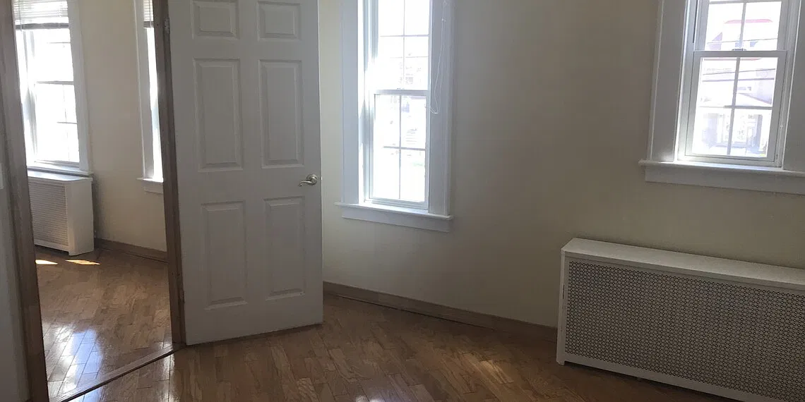 804 Farmington Ave — Photo 3