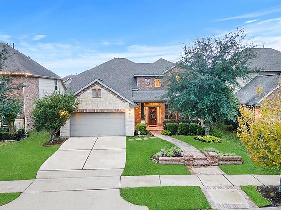 This stunning home in Bridgeland won't disappoint. Don't miss out on the opportunity to live in this awarded #1 master planned community.
