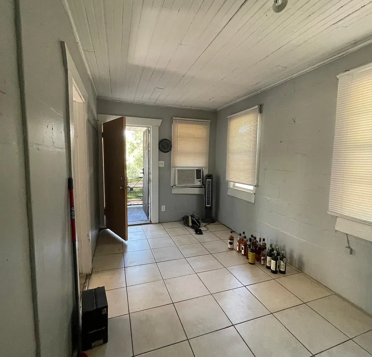 2 bed, $1,150 — Photo 4