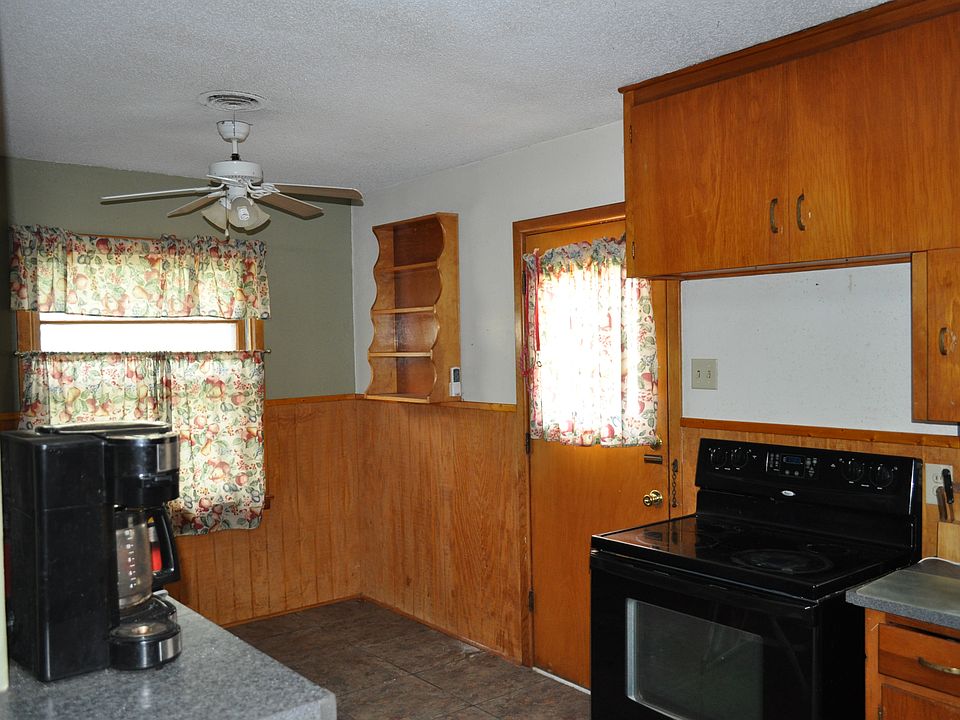 Kitchen and dining room