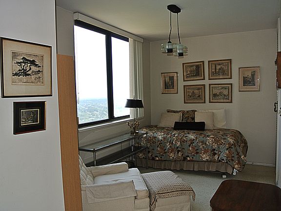 3rd image of 27110 Grand Central Pkwy APT 25R
