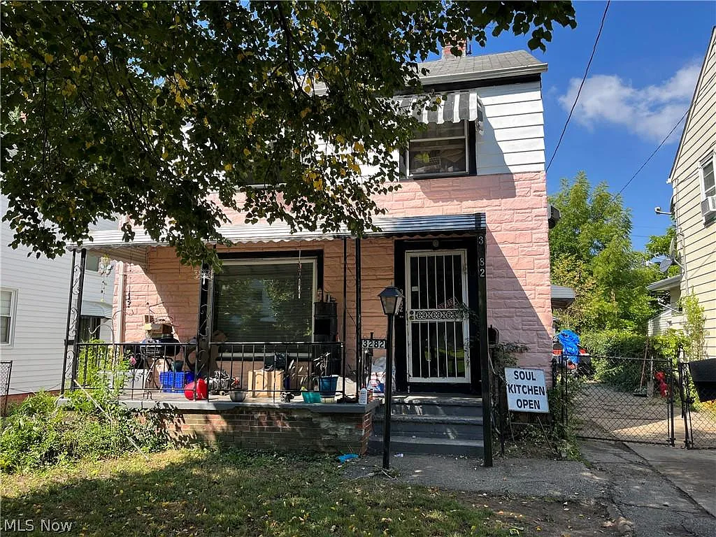3282 E 125th St photo 1