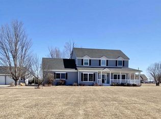 1834 SW West Trail Rd, Topeka, KS 66615