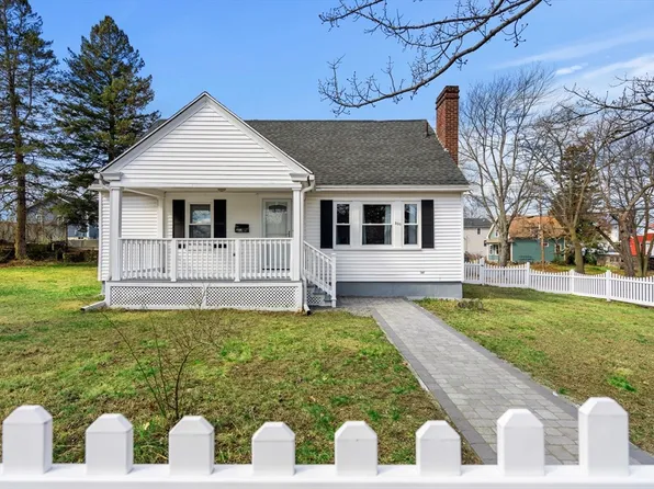 300 Colonial Rd, Lawrence, MA 01843