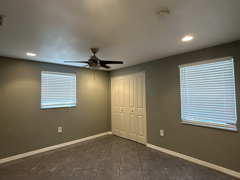 4425 N Canal Cir — Photo 6