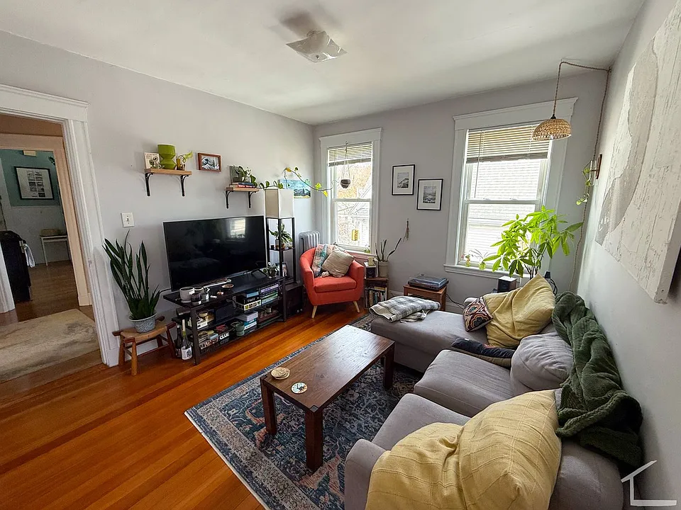 36 Fairbanks St #3C