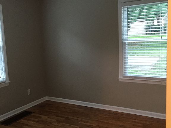 3rd image of 650 Evergreen St