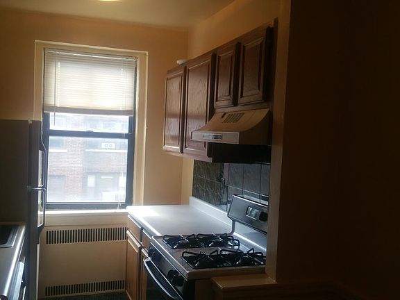 3rd image of 15501 90th Ave APT 6H
