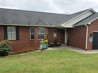 1137 Willow Creek Cir, Maryville, TN 37804