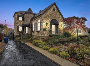 9306 S Parkside Ave, Oak Lawn, IL 60453