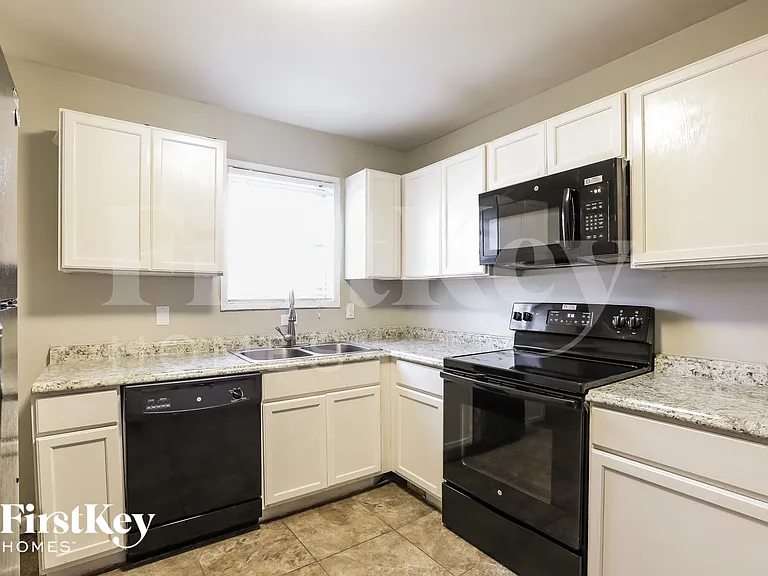 5128 N Palmer Ave — Photo 7