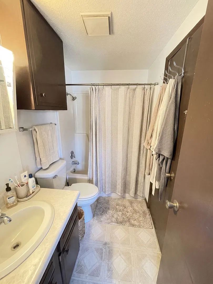 1334 Meadow Ln — Photo 4
