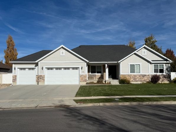 141 E Huckleberry Ln