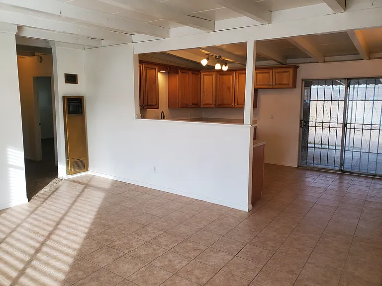 1041 Taos Dr — Photo 6