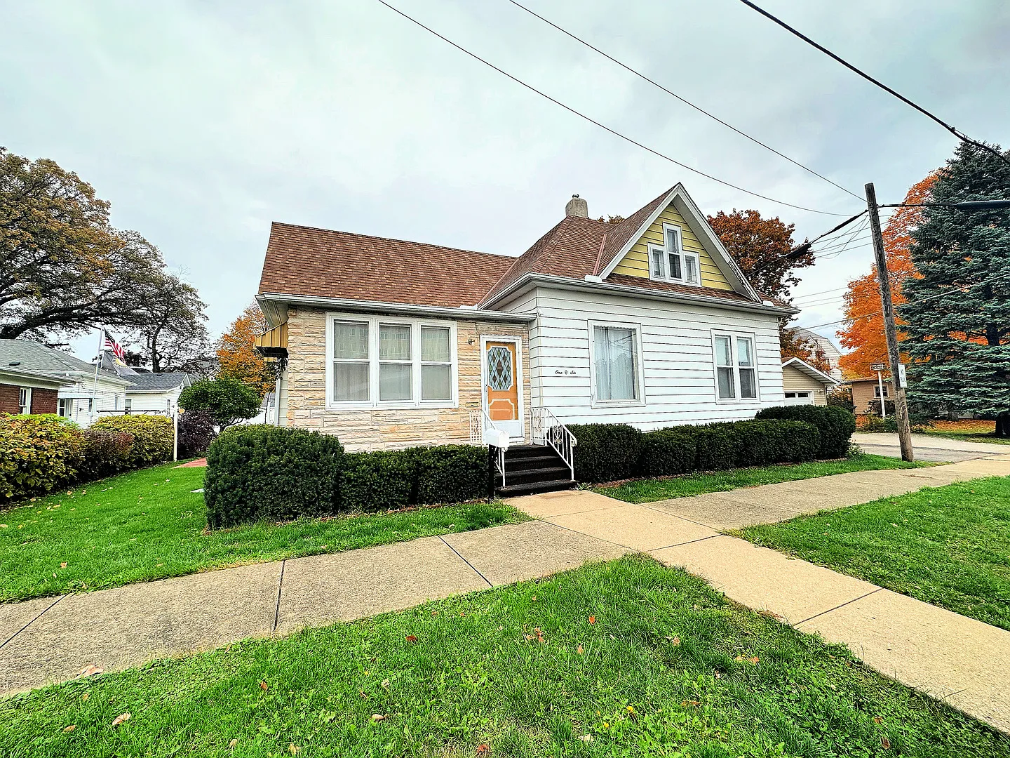 106 Spring St photo 1