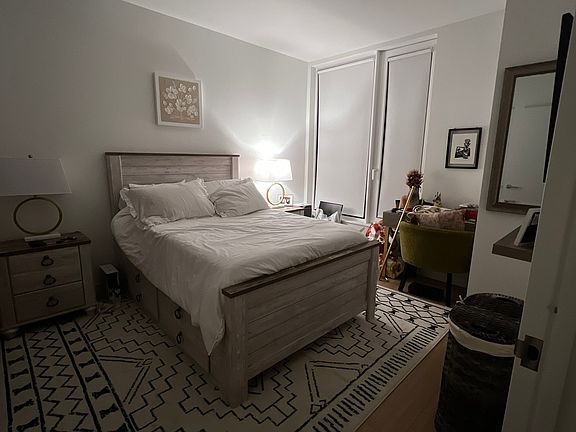 4th image of 11-12 30th Ave #413S