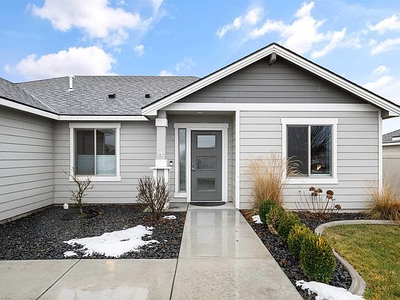 3rd image of 8008 Babine Dr
