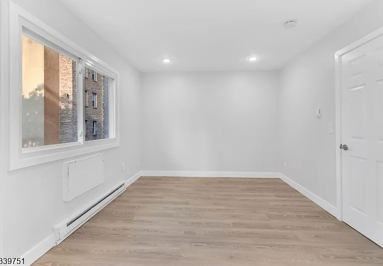 557 S Broad St #C6 — Photo 4