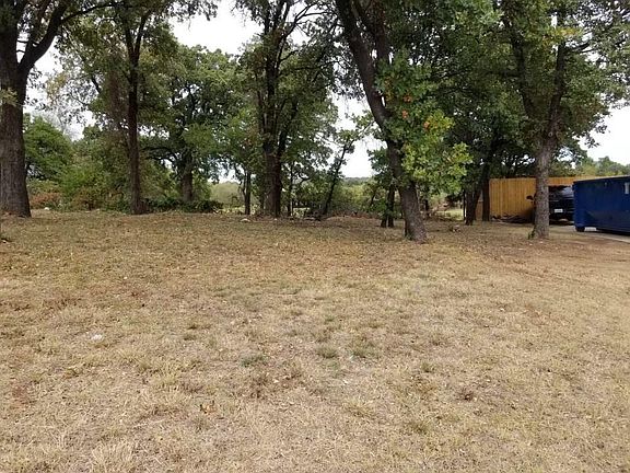 4th image of 817 Whitley Ct #11R