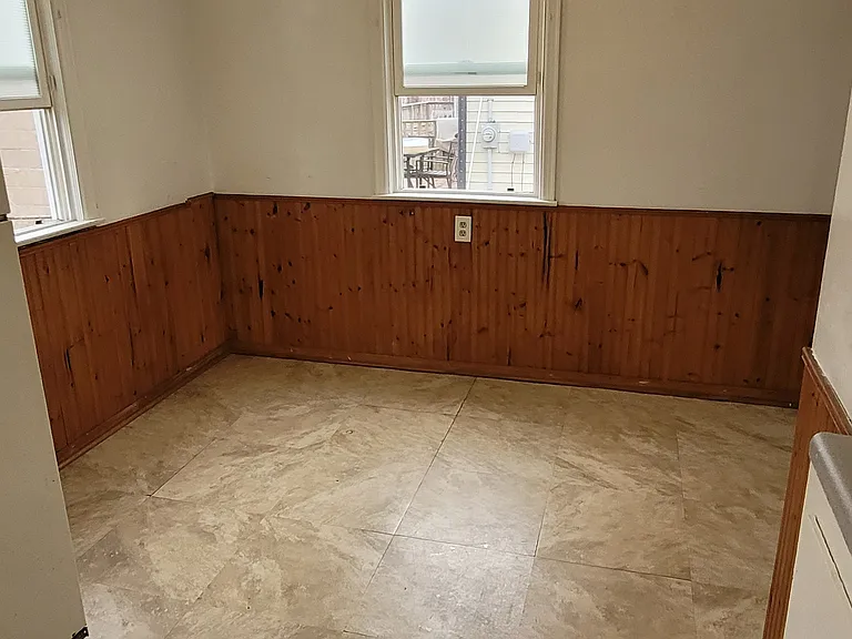 312 Burr St — Photo 5